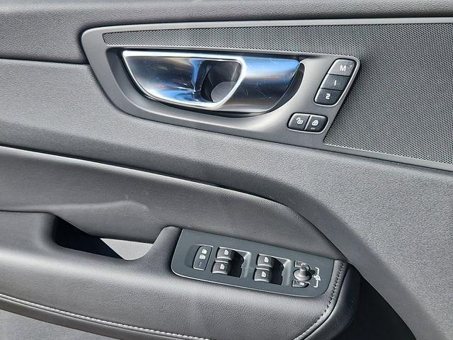 new 2025 Volvo XC60 car, priced at $55,725