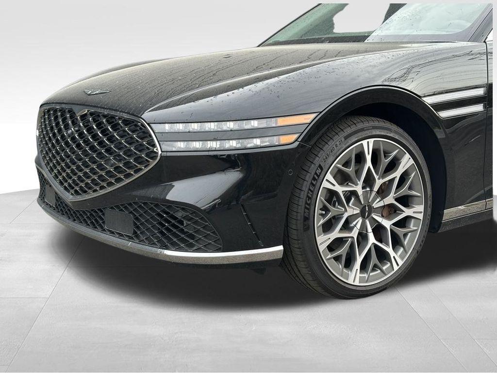 used 2025 Genesis G90 car, priced at $76,903