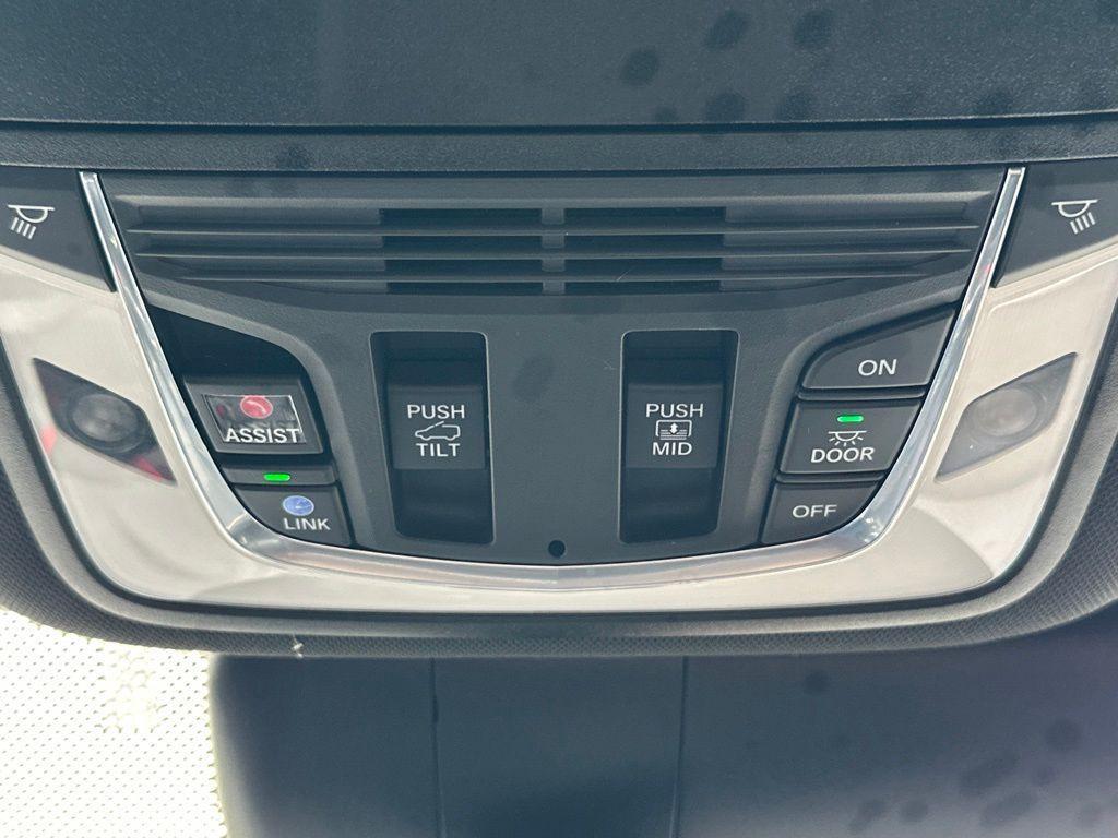 used 2023 Acura RDX car, priced at $37,459