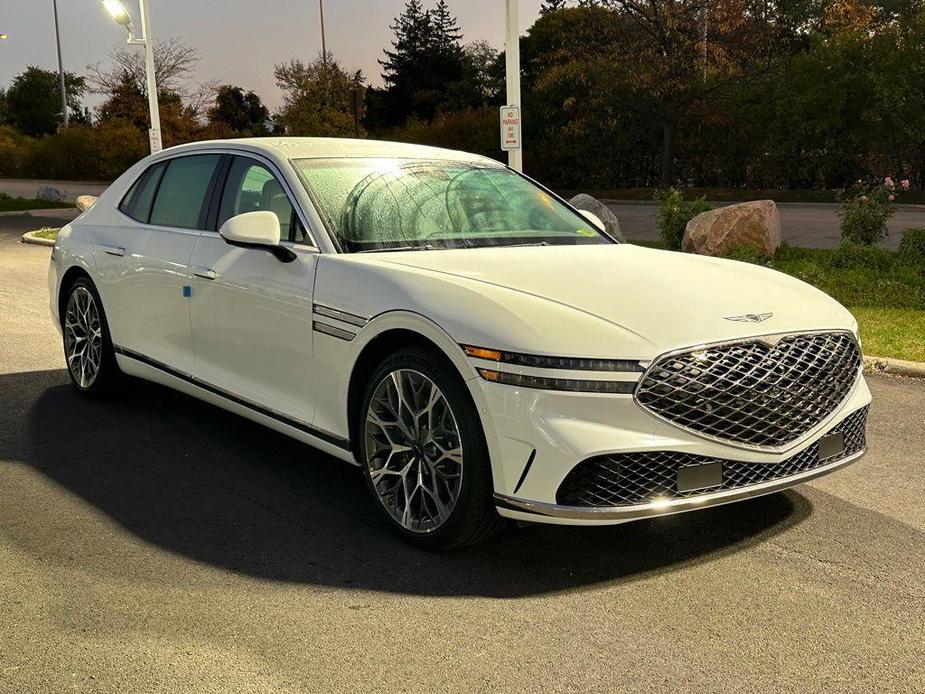 new 2025 Genesis G90 car, priced at $102,290