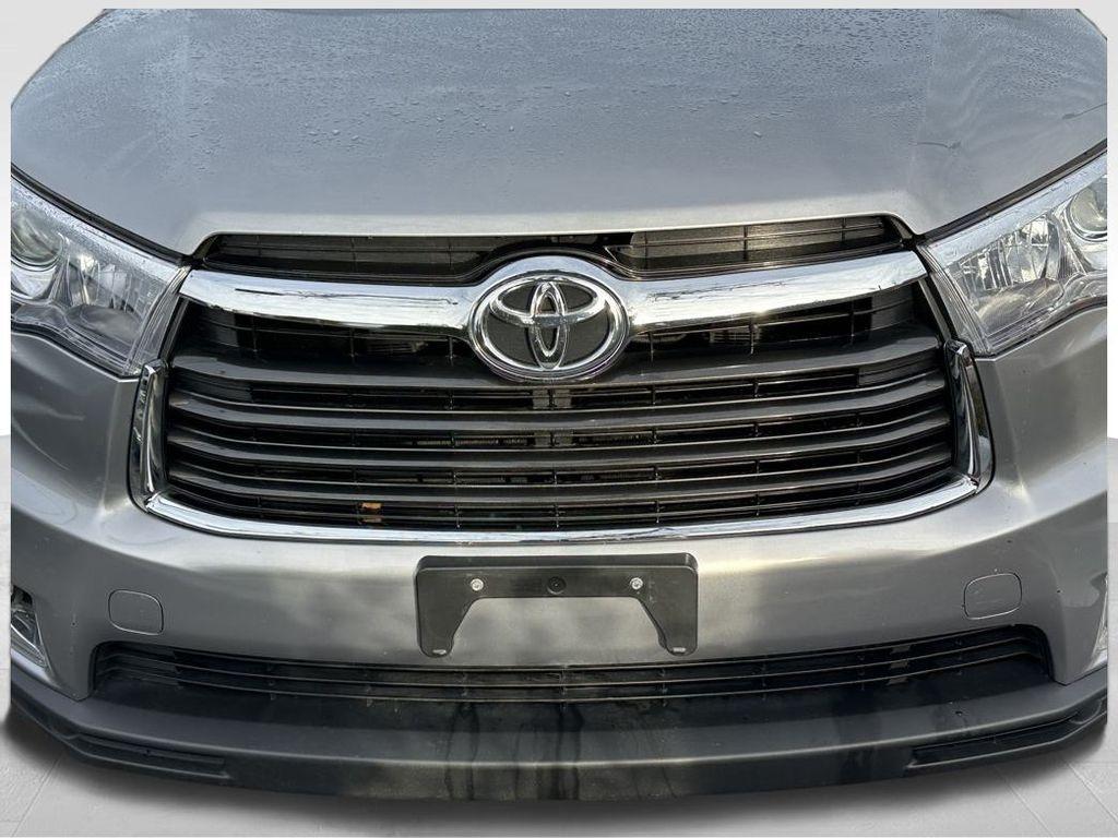 used 2014 Toyota Highlander car, priced at $12,848