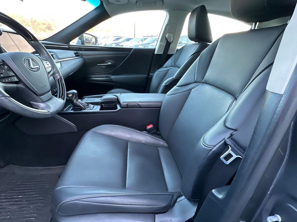 used 2021 Lexus ES 350 car, priced at $29,936