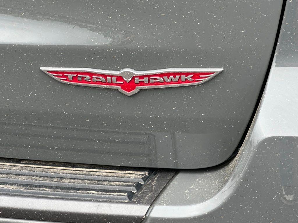 used 2021 Jeep Grand Cherokee car, priced at $24,490