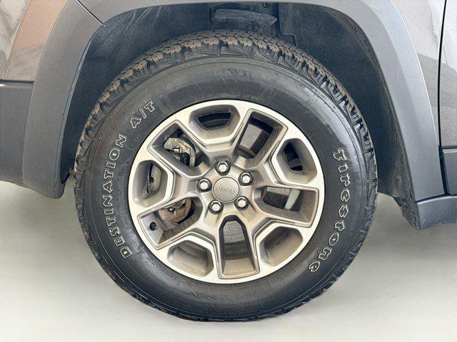 used 2021 Jeep Cherokee car, priced at $18,999