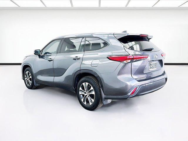 used 2021 Toyota Highlander car, priced at $29,777
