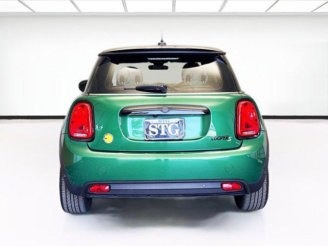 used 2022 MINI Hardtop car, priced at $20,052