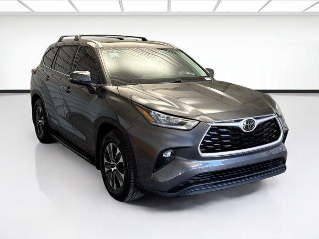 used 2020 Toyota Highlander car, priced at $25,863