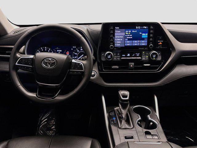 used 2020 Toyota Highlander car, priced at $25,863