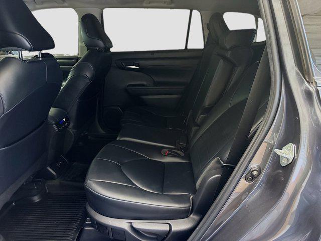 used 2020 Toyota Highlander car, priced at $25,863