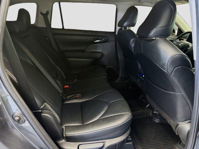 used 2020 Toyota Highlander car, priced at $25,863