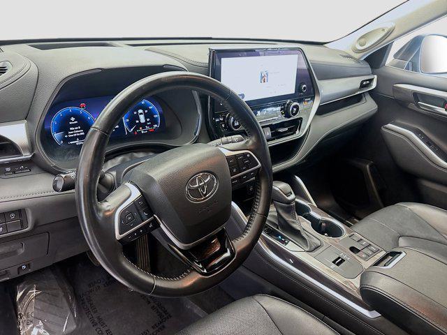 used 2023 Toyota Highlander car