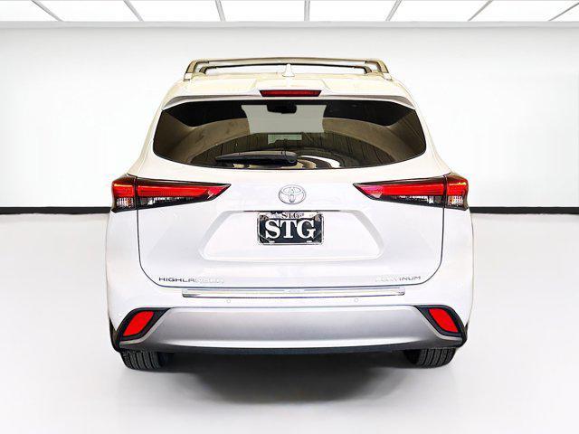 used 2023 Toyota Highlander car