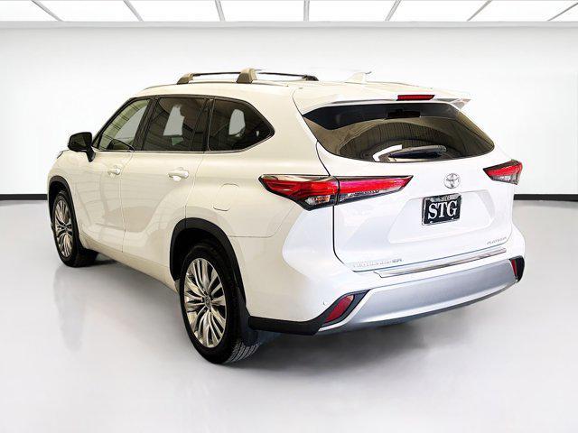 used 2023 Toyota Highlander car