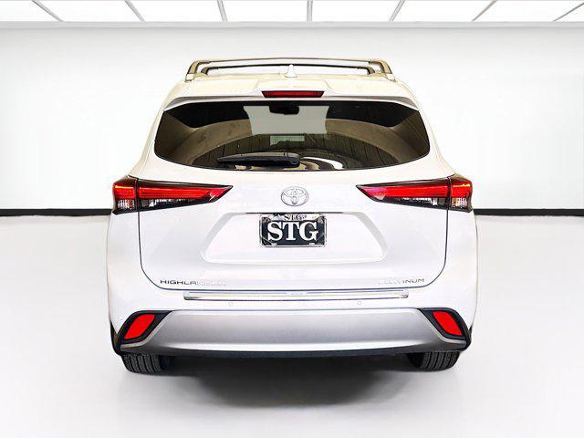 used 2023 Toyota Highlander car, priced at $40,288