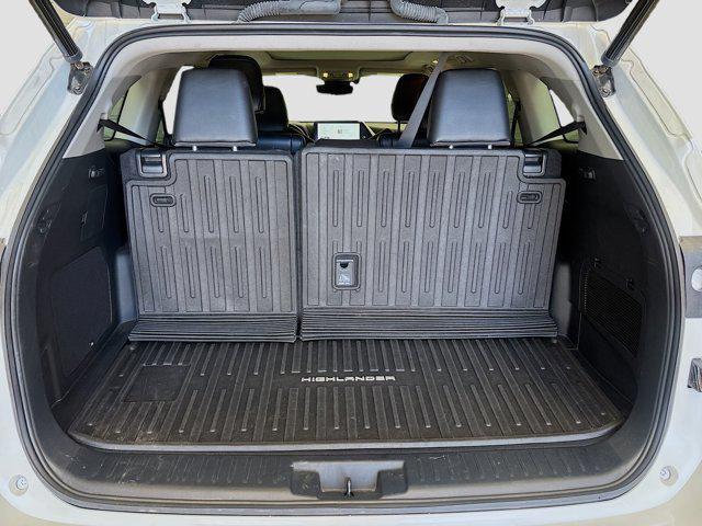 used 2023 Toyota Highlander car