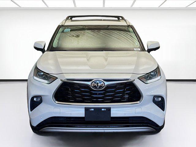 used 2023 Toyota Highlander car