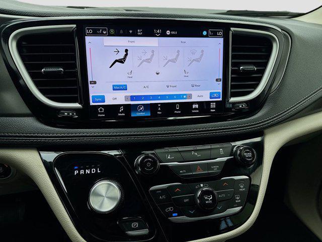 used 2024 Chrysler Pacifica Hybrid car, priced at $30,999
