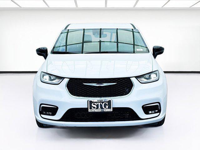 used 2024 Chrysler Pacifica Hybrid car, priced at $30,999