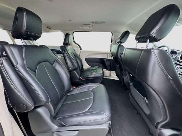 used 2024 Chrysler Pacifica Hybrid car, priced at $30,999