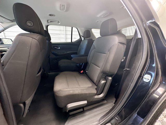 used 2021 Chevrolet Traverse car, priced at $21,559