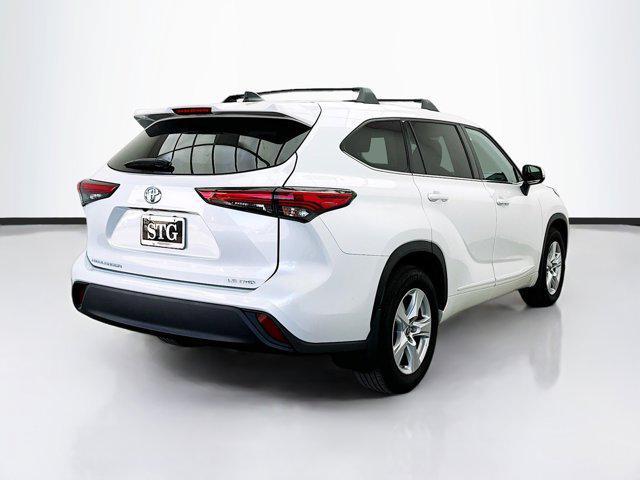 used 2022 Toyota Highlander car, priced at $30,177