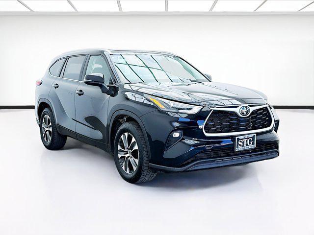 used 2023 Toyota Highlander car, priced at $33,488