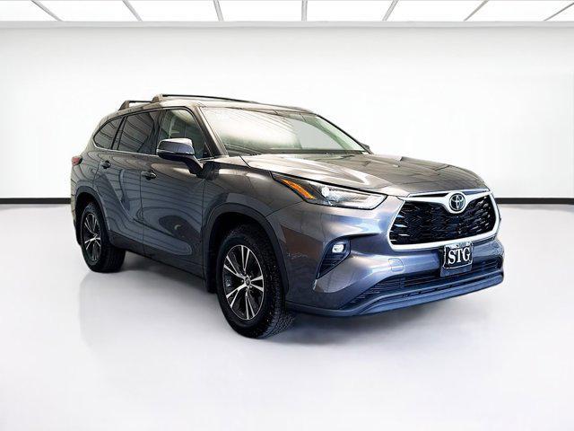 used 2022 Toyota Highlander car, priced at $29,395