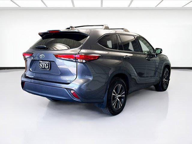 used 2022 Toyota Highlander car, priced at $29,395