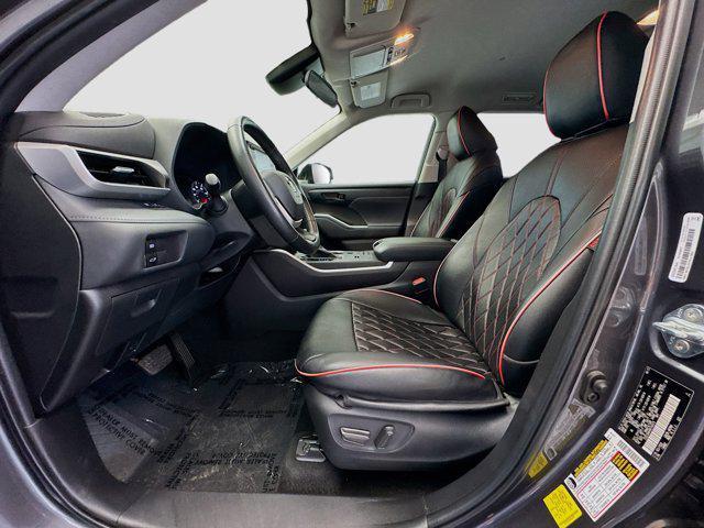 used 2022 Toyota Highlander car, priced at $29,395