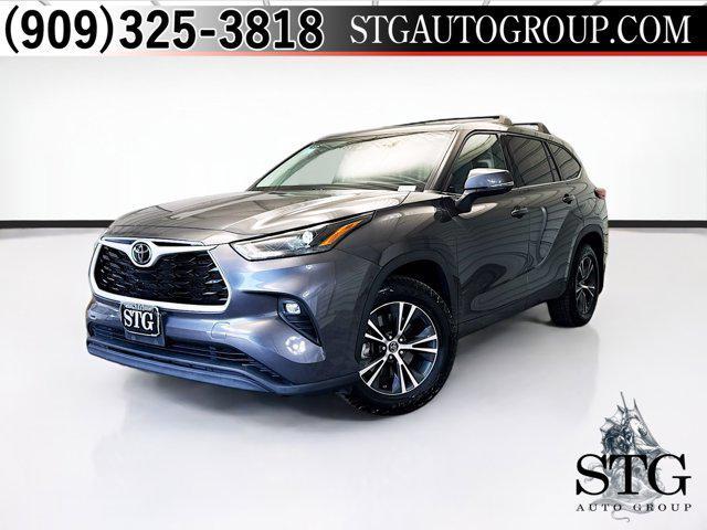 used 2022 Toyota Highlander car, priced at $29,395