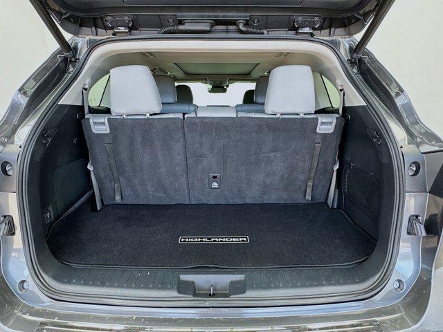 used 2023 Toyota Highlander Hybrid car, priced at $48,488