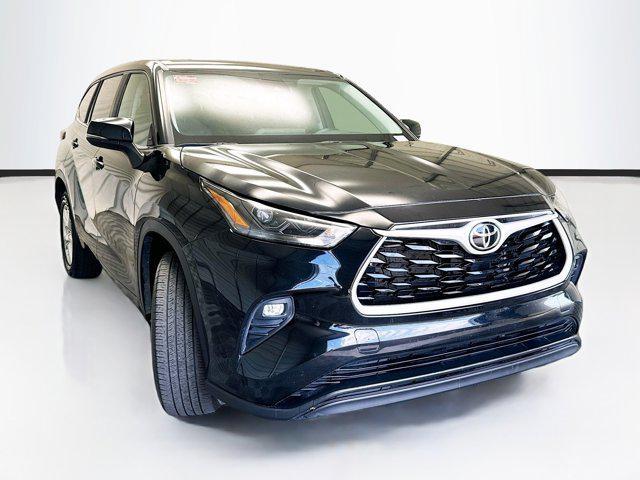 used 2023 Toyota Highlander car, priced at $33,588