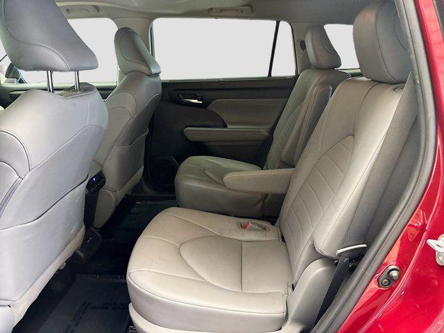used 2020 Toyota Highlander Hybrid car, priced at $29,888