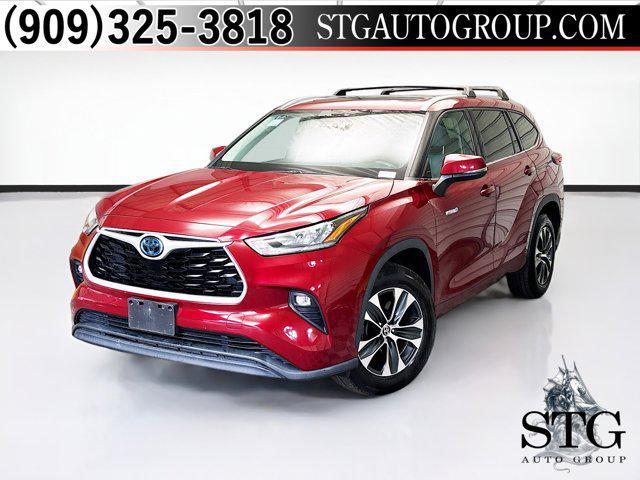 used 2020 Toyota Highlander Hybrid car, priced at $29,998
