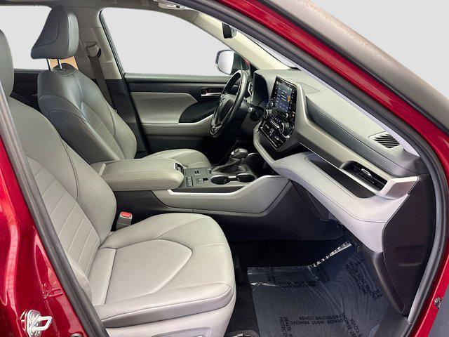 used 2020 Toyota Highlander Hybrid car, priced at $29,888