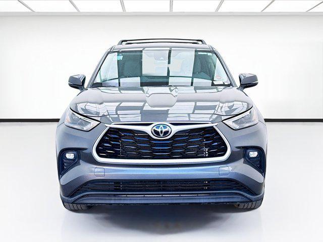 used 2024 Toyota Highlander car, priced at $37,488