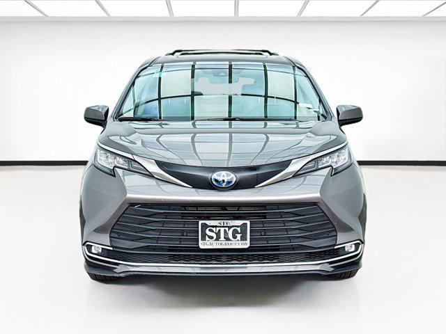 used 2022 Toyota Sienna car