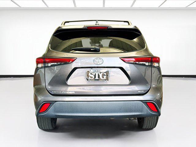 used 2021 Toyota Highlander car, priced at $24,450