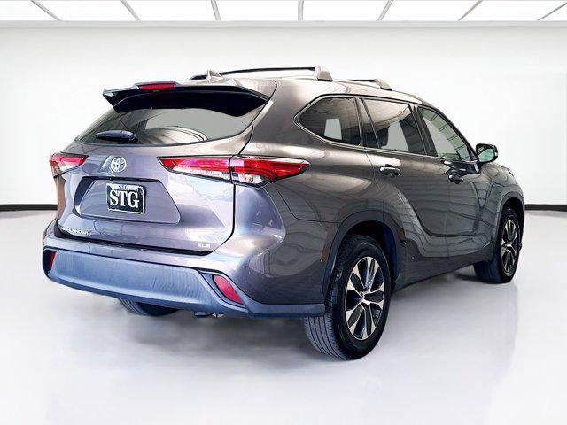 used 2021 Toyota Highlander car, priced at $24,450