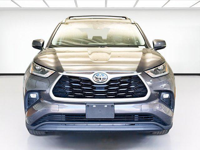 used 2021 Toyota Highlander car, priced at $24,450