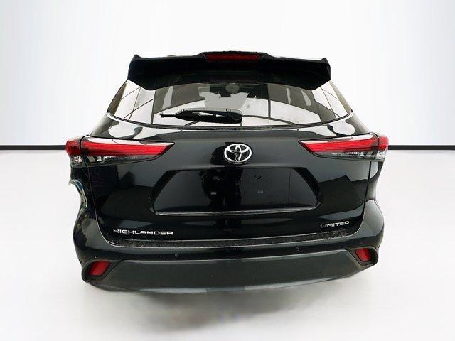 used 2021 Toyota Highlander car, priced at $33,399