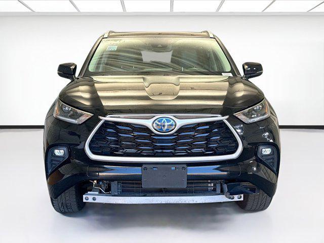 used 2021 Toyota Highlander Hybrid car, priced at $34,200
