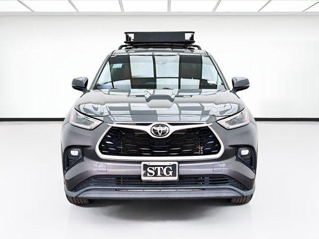 used 2021 Toyota Highlander car, priced at $26,250