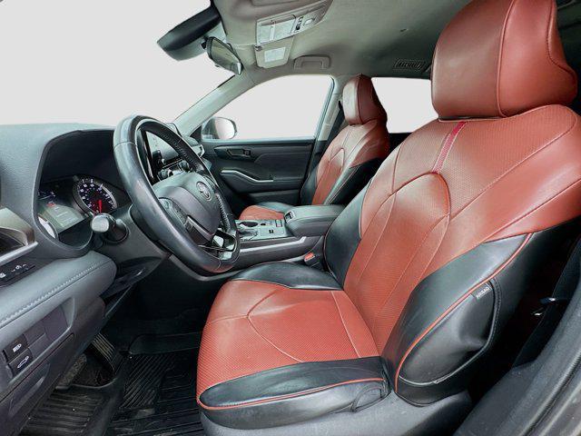 used 2021 Toyota Highlander car, priced at $26,250