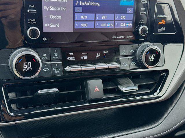 used 2021 Toyota Highlander car, priced at $26,250