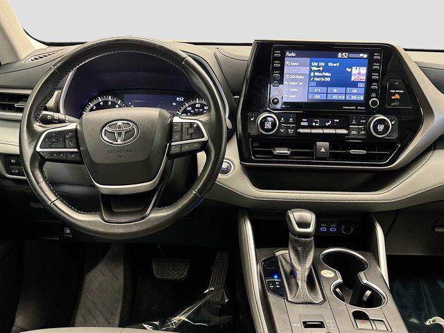 used 2022 Toyota Highlander car, priced at $31,550