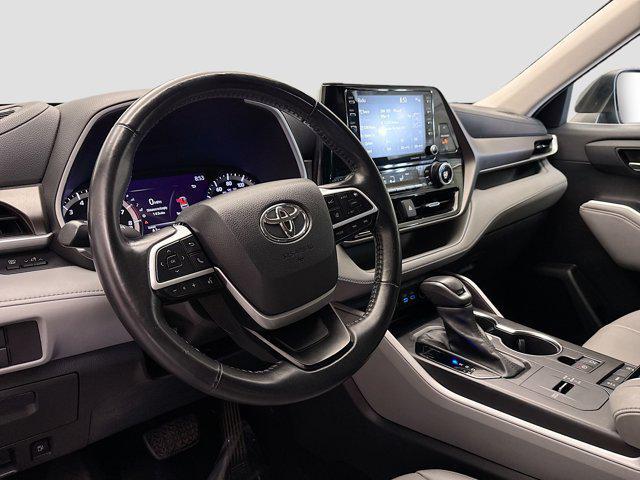 used 2022 Toyota Highlander car, priced at $31,550