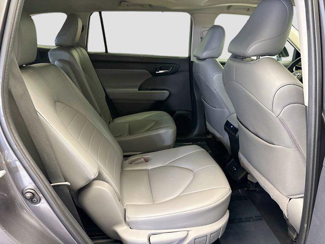 used 2022 Toyota Highlander car, priced at $31,550