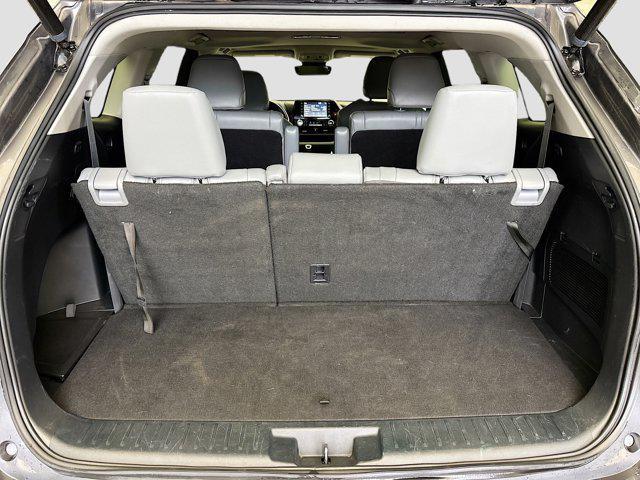 used 2022 Toyota Highlander car, priced at $31,550