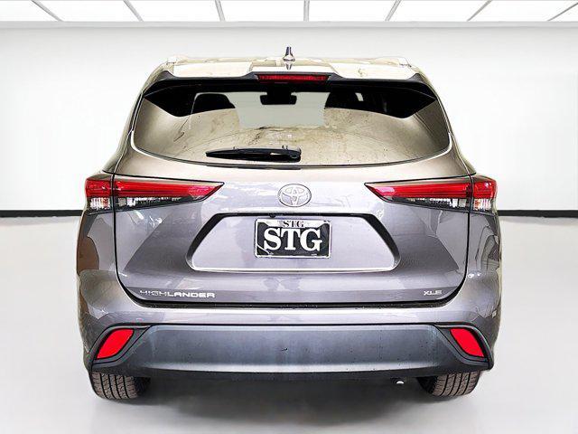 used 2022 Toyota Highlander car, priced at $31,550